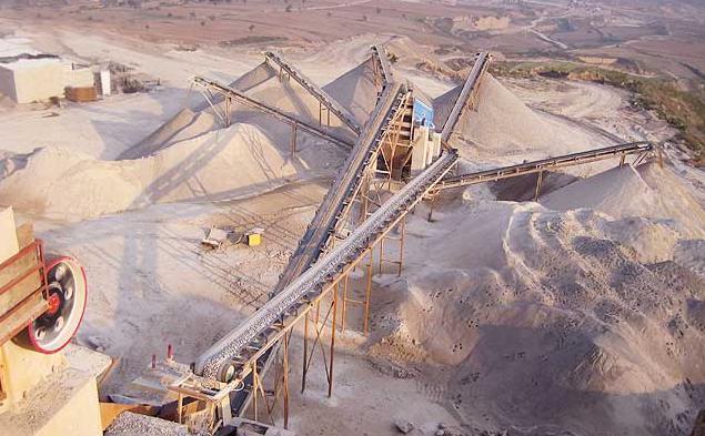 柬埔寨时产500吨砂石料制作现场